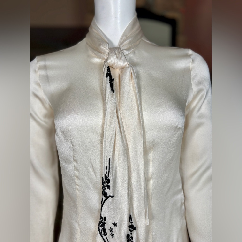 Alexander McQueen Ivory Silk Tie-Neck Button Down Blouse with Black Embroidery - Picture 3 of 15